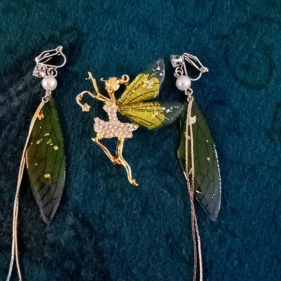 Whimsical Gold and Yellow Fairy Brooch - Picture 6 of 6